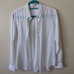 Never worn Uniqlo white button down shirt size s